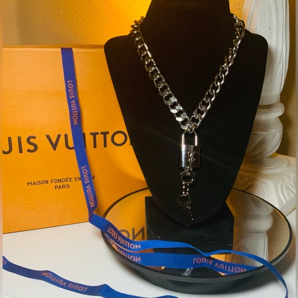 LOUIS VUITTON Silver Lock & Key #315 - Picture 8 of 10